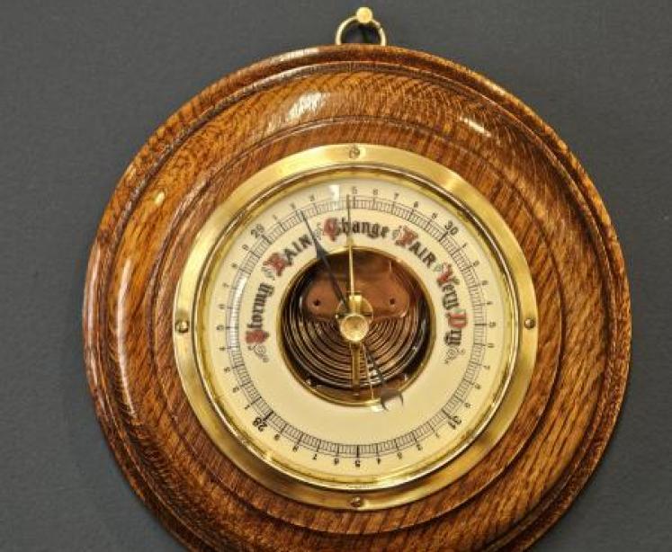 Small Late Victorian Turned Oak Barometer - Image 1