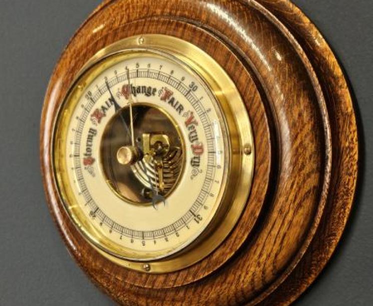 Small Late Victorian Turned Oak Barometer - Image 4