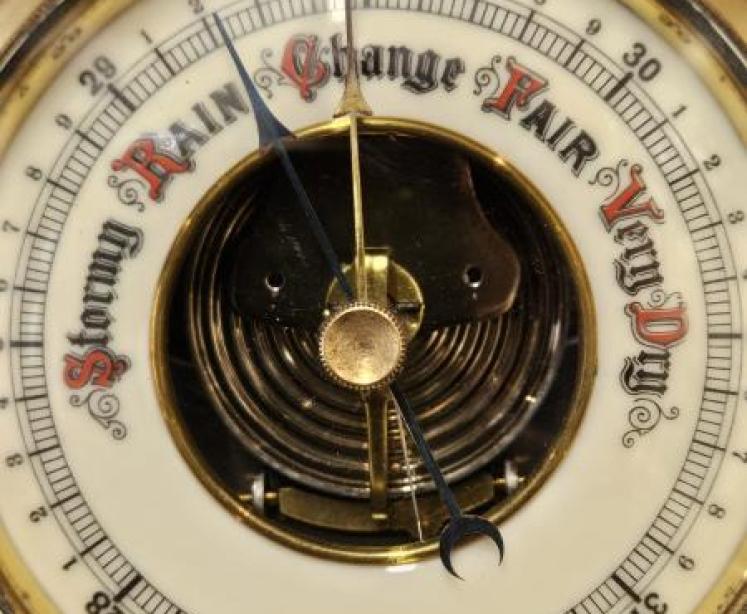 Small Late Victorian Turned Oak Barometer - Image 5