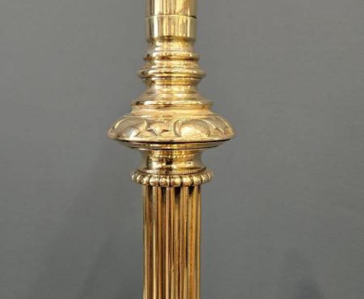 Superb Quality Victorian Cast Brass Table Lamp - Image 2