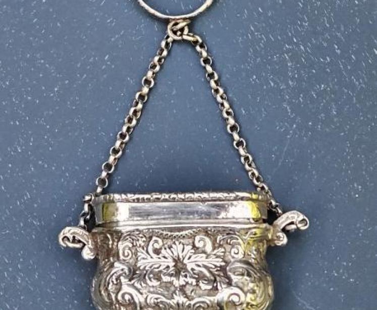 Rare Victorian Castle Top Reticule Vinaigrette - Image 4