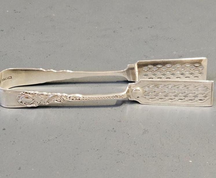Pair of Fine Quality Silver Asparagus Tongs - Image 2