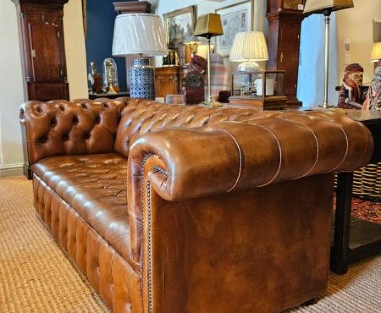 Vintage Tan Leather Chesterfield Sofa - Image 2
