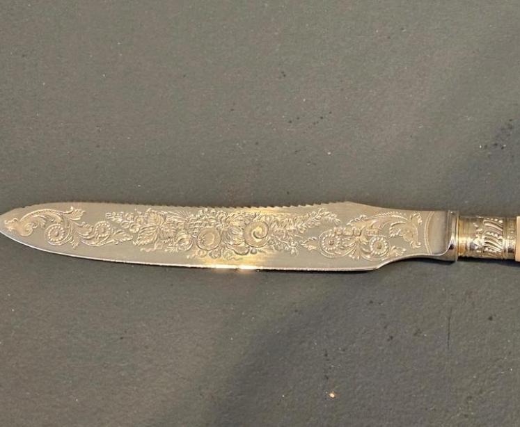 Victorian Silver and Mother of Pearl Fruit Dessert Servers - Image 6