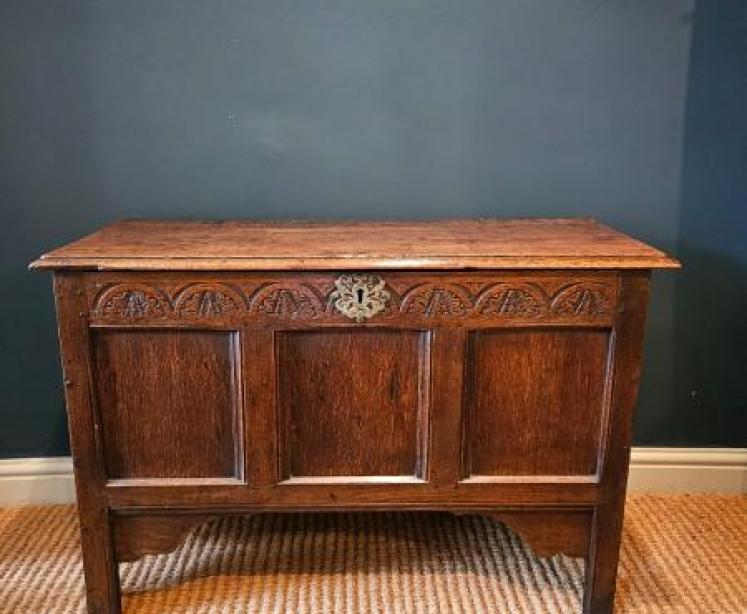 George I Oak Panelled Front Six Plank Coffer  - Image 1