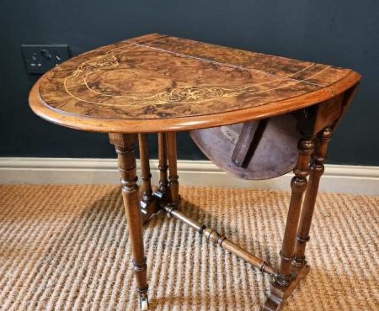 Quality Victorian Inlaid Burr Baby Walnut Sutherland Table  - Image 3