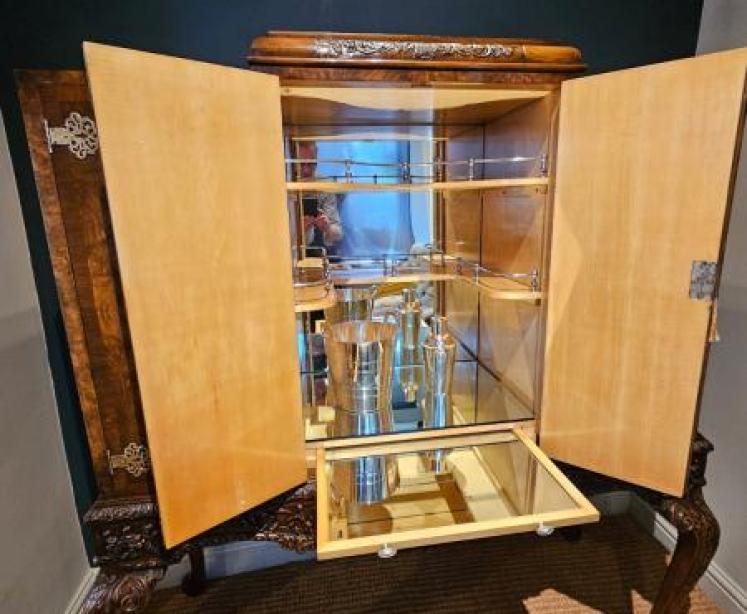 1920's Burr Walnut Cocktail Cabinet - Image 2