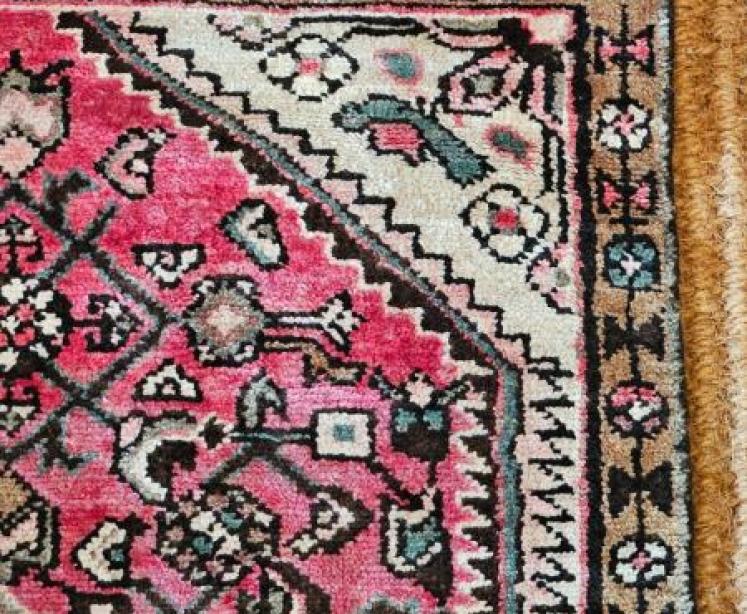 Persian Pure Wool Rug with Dark Pink Ground  - Image 3