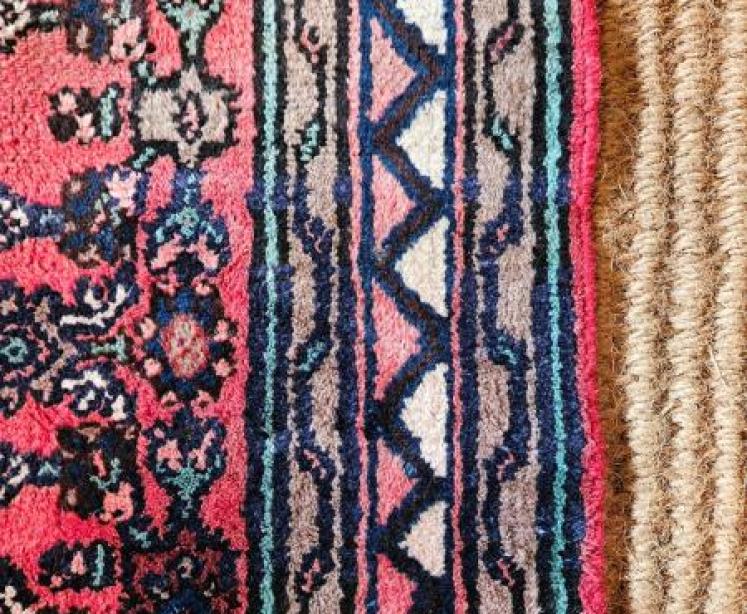 Persian Pure Wool Rug  - Image 4