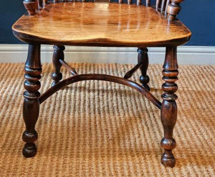 Superb Yew Wood High Back Windsor Chair  - Image 2