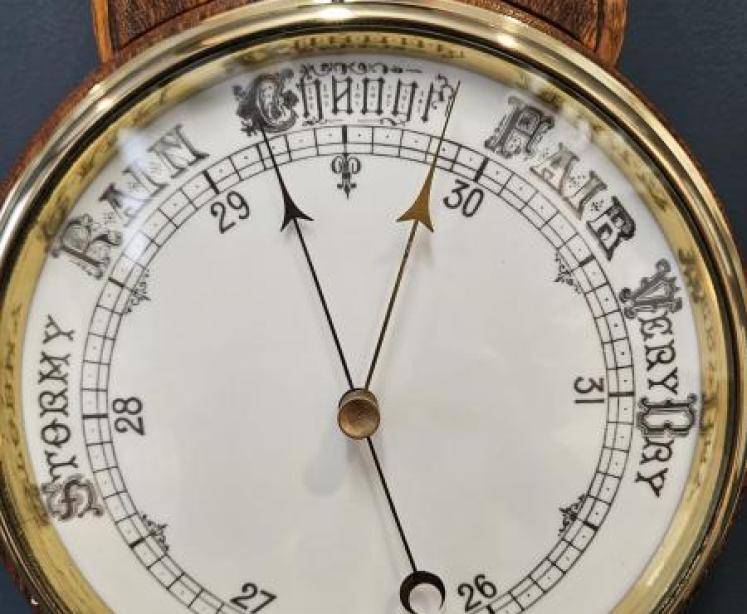Victorian Oak Banjo Barometer  - Image 2