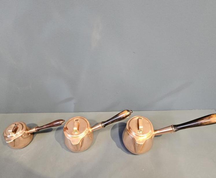 Matching Set of 3 Victorian Copper Pans - Image 2