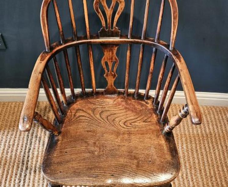 George III Yew Wood Windsor Chair  - Image 5