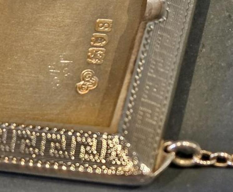 George V Engine Turned Silver Keep Sake Photo Frame - Image 3