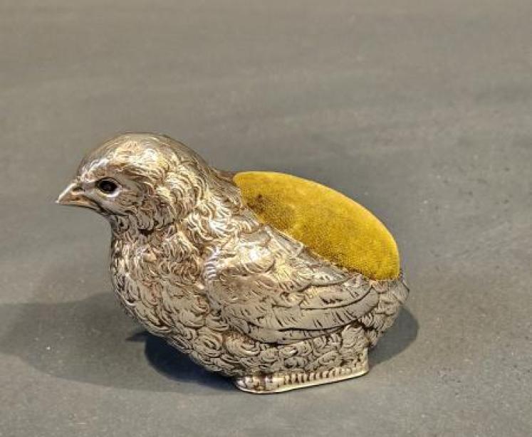 Large George V Silver Chick Pin Cushion - Image 4