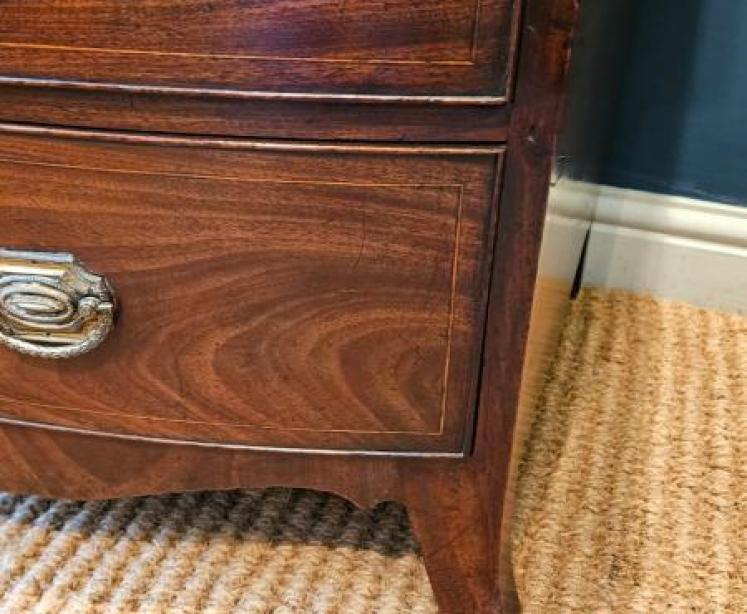 George III Mahogany Bow Front Chest with Brushing Slide - Image 3