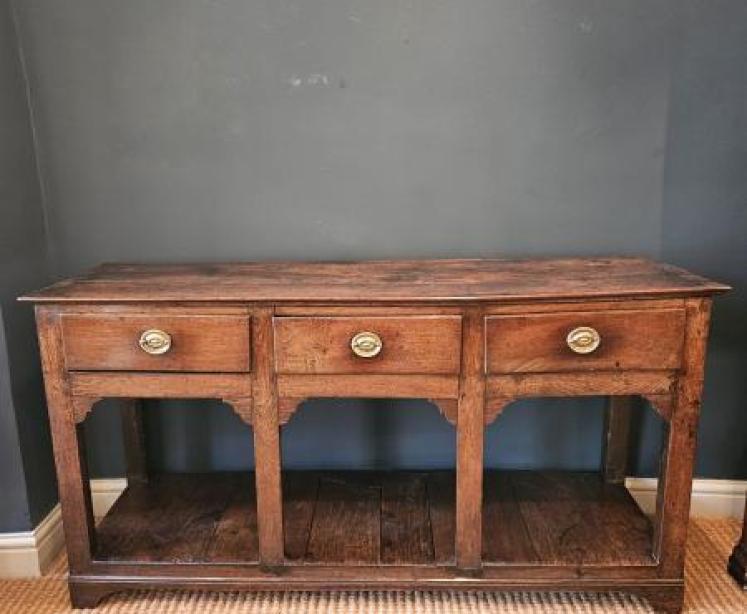 George II Oak Open Pot Board Dresser - Image 1