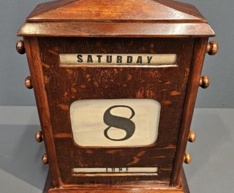 Large Edwardian Oak Perpetual Desk Calendar - Image 3