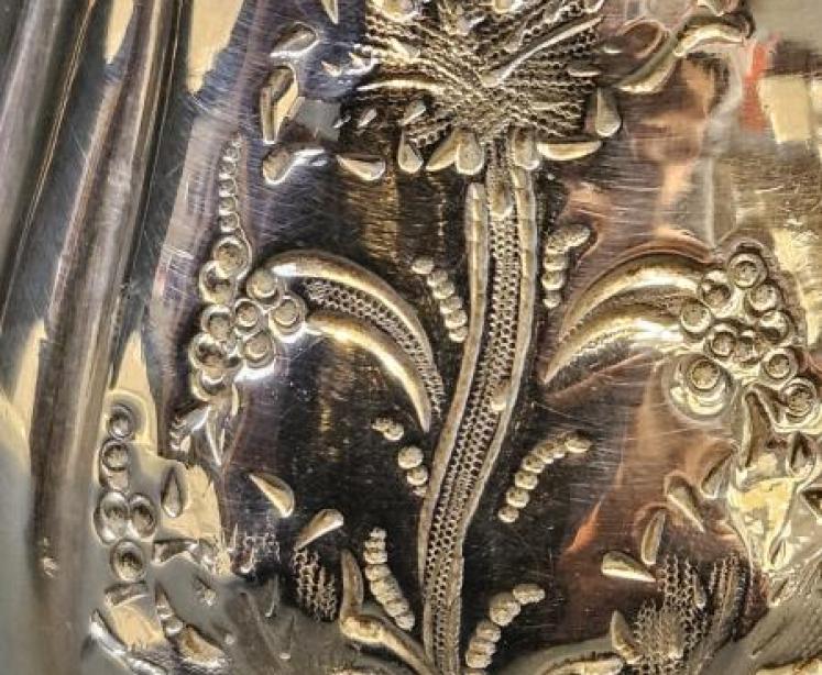 Mid Victorian Embossed & Engraved Silver Mug - Image 4