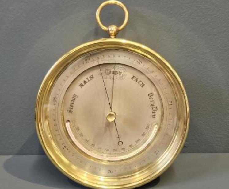 Superior Quality Victorian Marine Barometer in Presentation Case - Image 3