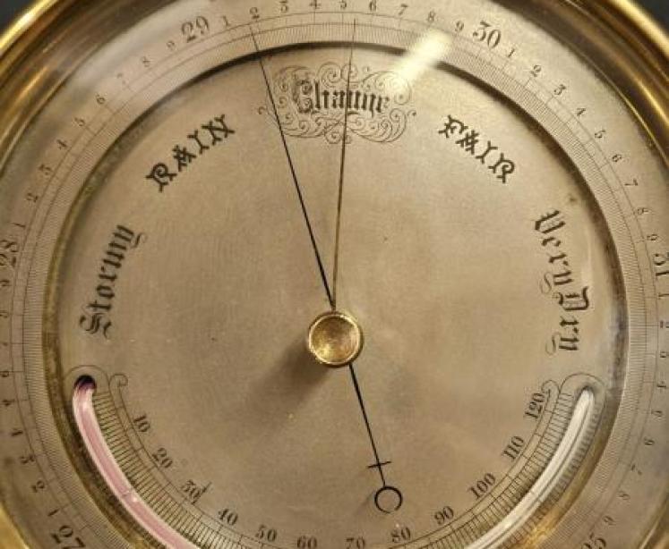 Superior Quality Victorian Marine Barometer in Presentation Case - Image 5