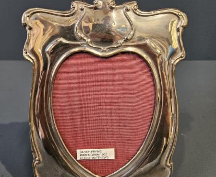 Edwardian Art Nouveau Heart Shaped Silver Photo Frame  - Image 1