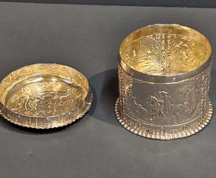 Immaculate Victorian Silver Tea Canister - Image 7