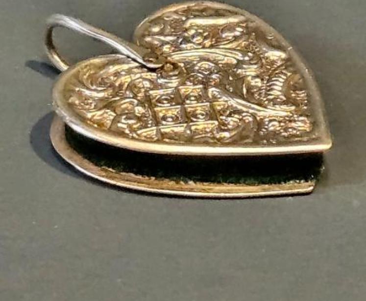 Victorian Heart Shaped Pin Cushion - Image 3