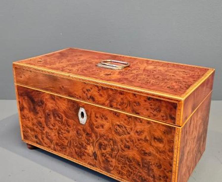 Superb Georgian Burr Yew Tea Caddy - Image 5