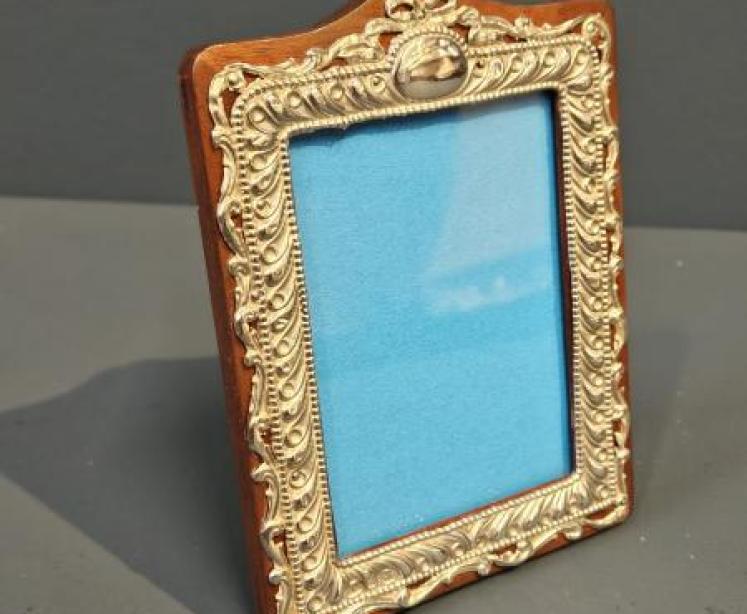 Edwardian Embossed Silver Photo Frame - Image 2