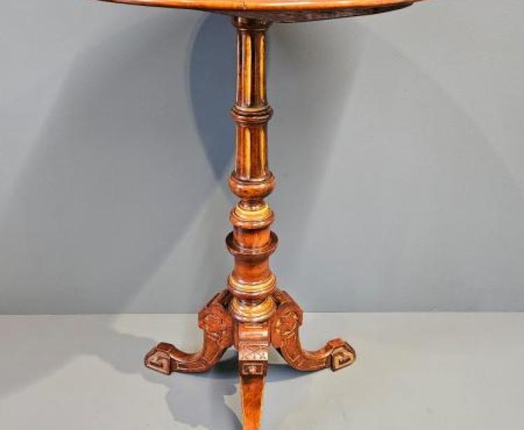 Superb Quality Victorian Burr Walnut Tripod Table - Image 4