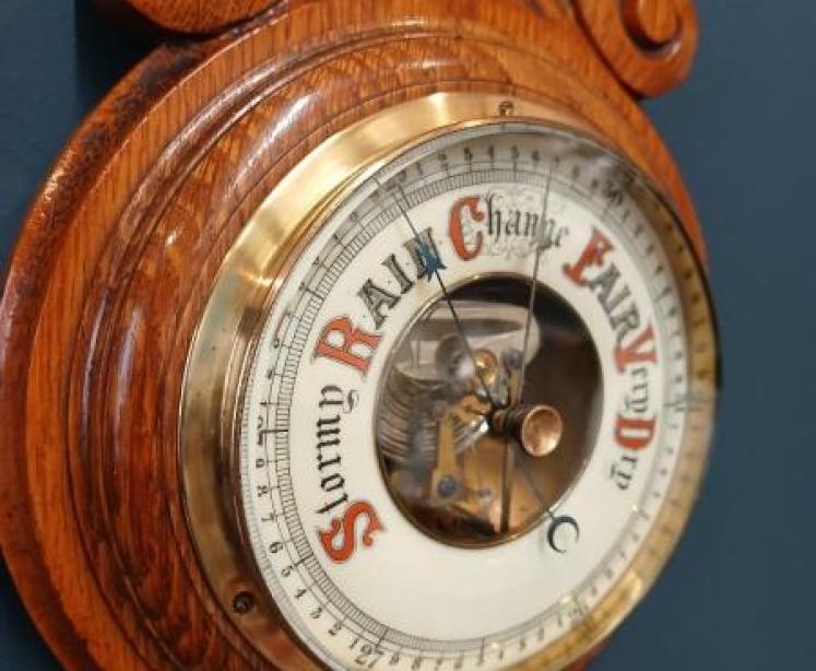 Victorian Golden Oak Banjo Barometer - Image 4