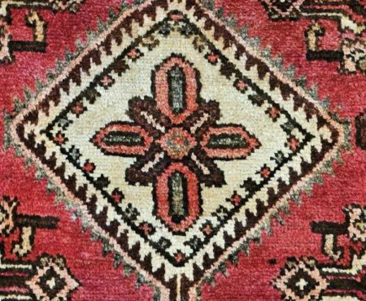 Quality Persian Pure Wool Rug - Image 2
