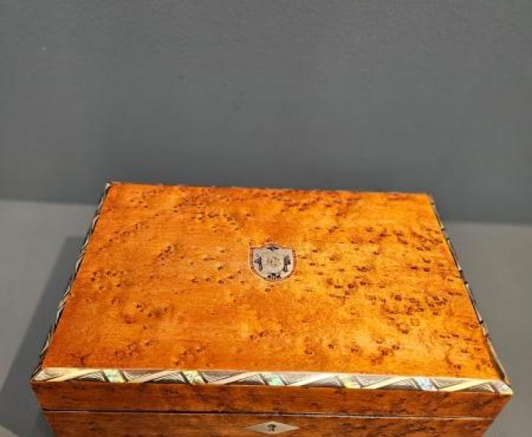 Immaculate Victorian Sewing Box - Image 4