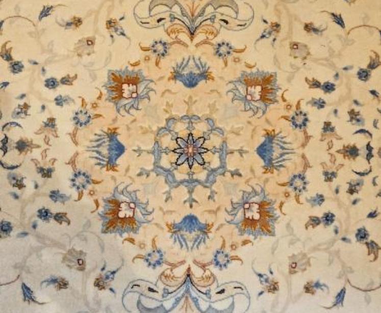 Fine Quality Persian Pure Wool and Silk Rug - Image 3