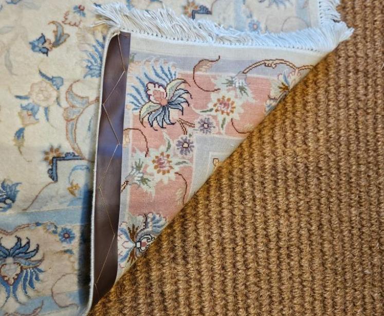 Fine Quality Persian Pure Wool and Silk Rug - Image 6