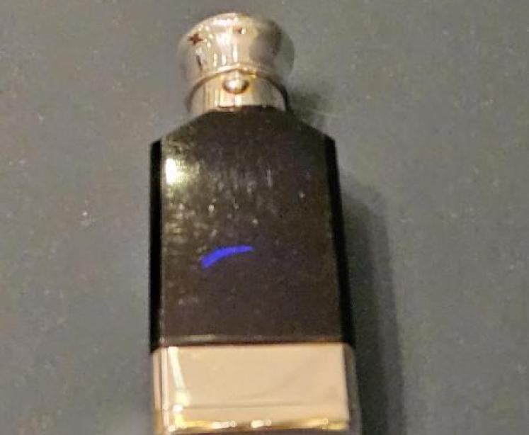 Victorian Sampson Mordan Smelling Salts Bottle and Vinaigrette  - Image 2