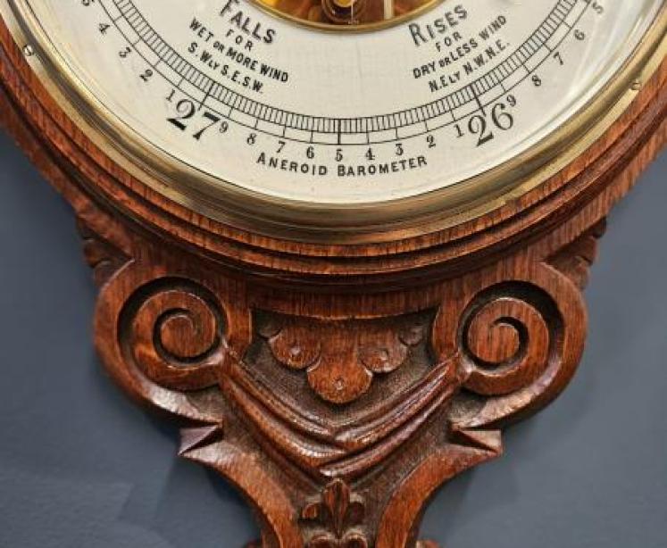 Victorian Carved Oak Banjo Barometer - Image 3