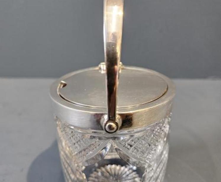 Hukin & Heath Silver Topped Preserve Pot with Handle Closing Lid - Image 4