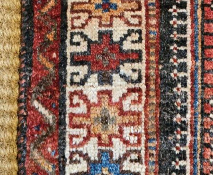 Persian 'Shiraz' Wool Rug - Image 3