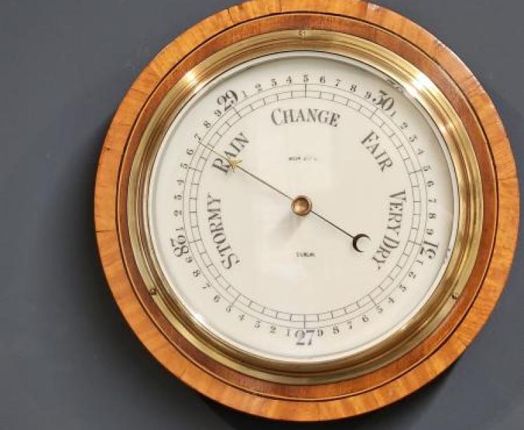Edwardian Dublin Walnut Cased Aneroid Barometer - Image 3