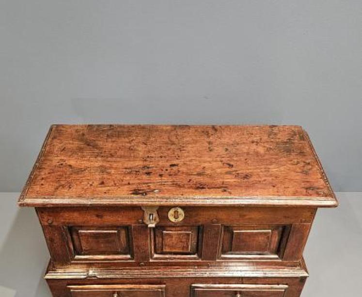 Small George II Coffer Bach - Image 2