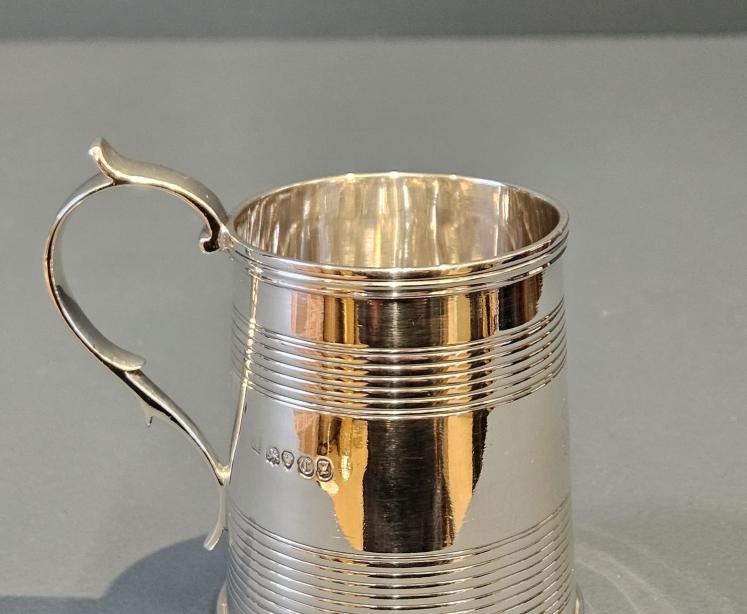 Early Victorian Silver Mug - Image 1