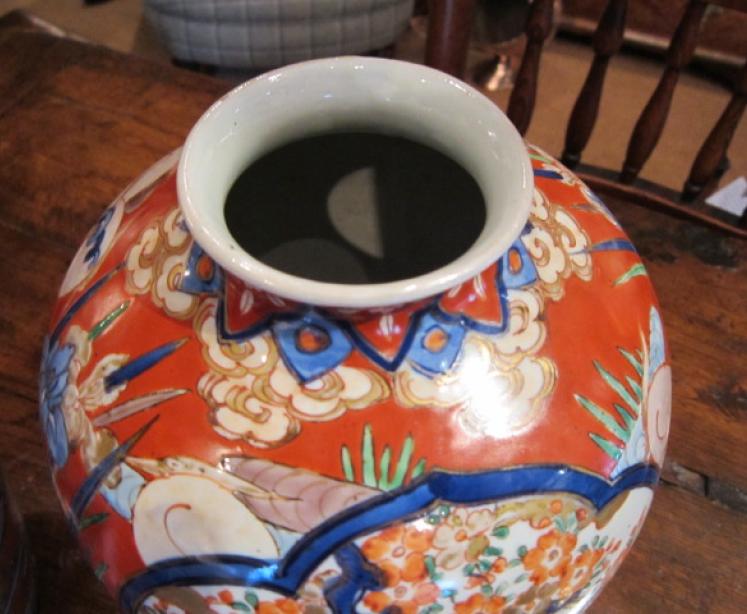 Superb Pair of 19th Century Porcelain Japanese Vases - Image 5