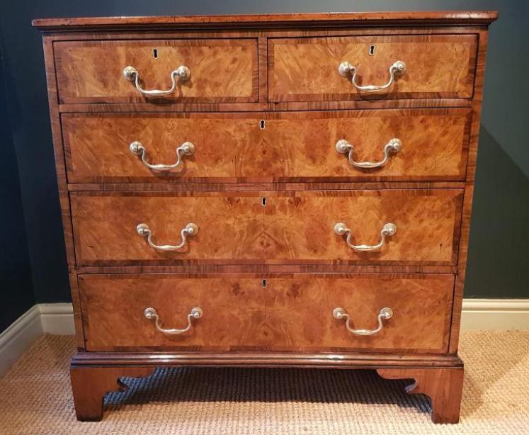 Superb George III Burr Walnut Chest of Drawers - Image 5