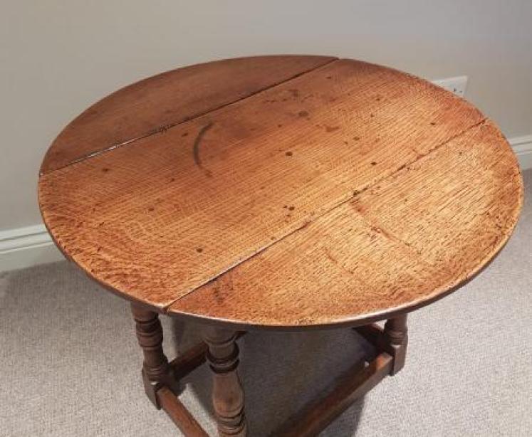 George III Oak Drop Leaf Occasional Table  - Image 4