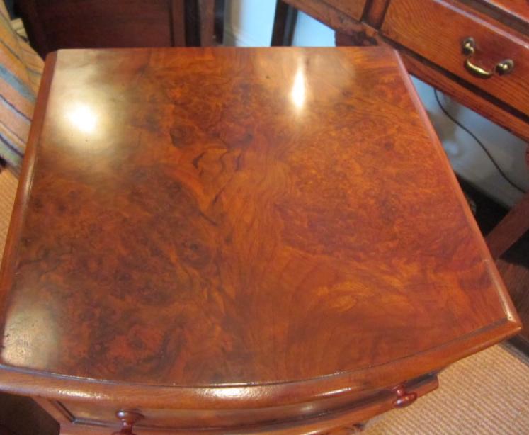 Stunning Pair of Victorian Figured Walnut Bedside Cabinets - Image 2