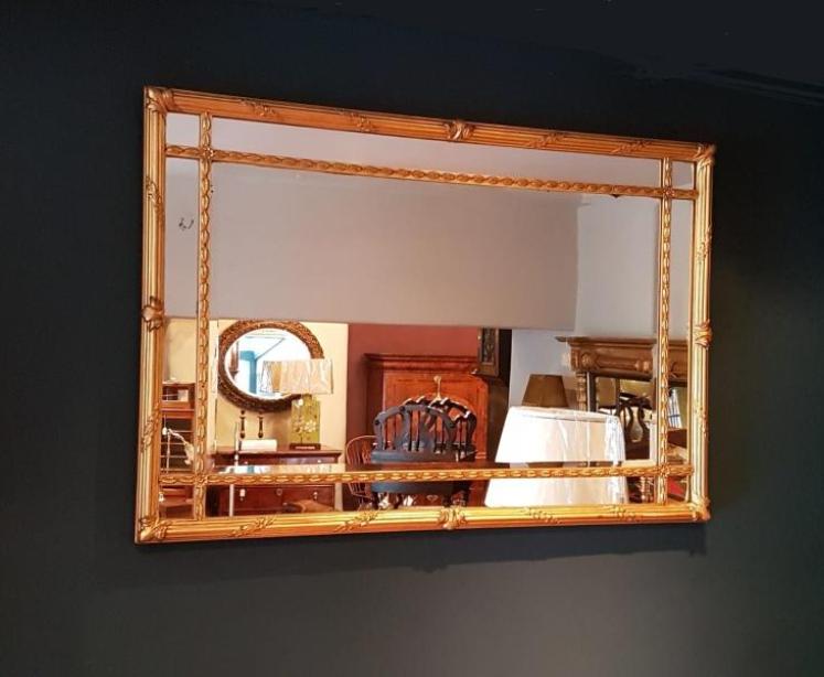 Superb Victorian Timber Gilt Segmented Mirror - Image 1