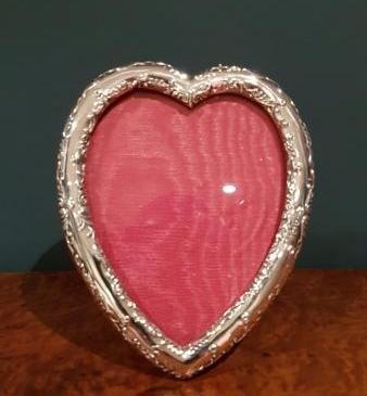 Quality Victorian Silver Heart Shaped Photo Frame