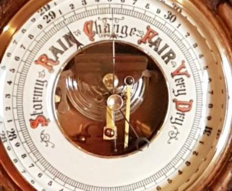 Victorian Carved Oak Chain Design Aneroid Barometer - Image 3